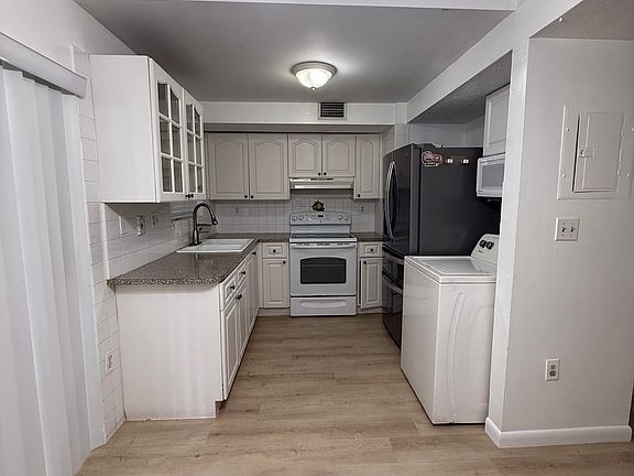5th image of 1701 W 42nd Pl APT 65