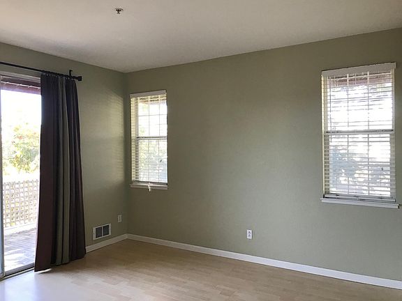 2nd image of 250 Santa Fe Ter APT 206