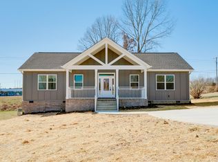 2209 Lambert Dr, Westmoreland, TN 37186