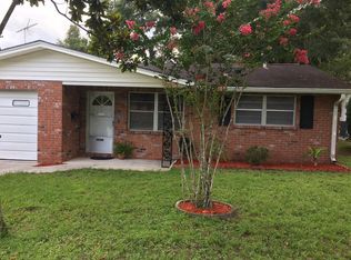 5830 11th St, Zephyrhills, FL 33542