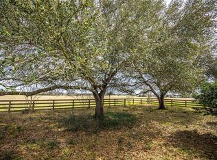 188 Robin Rd, Waelder, TX 78959