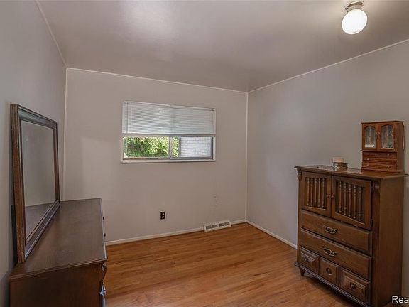 5th image of 31703 Acton Dr