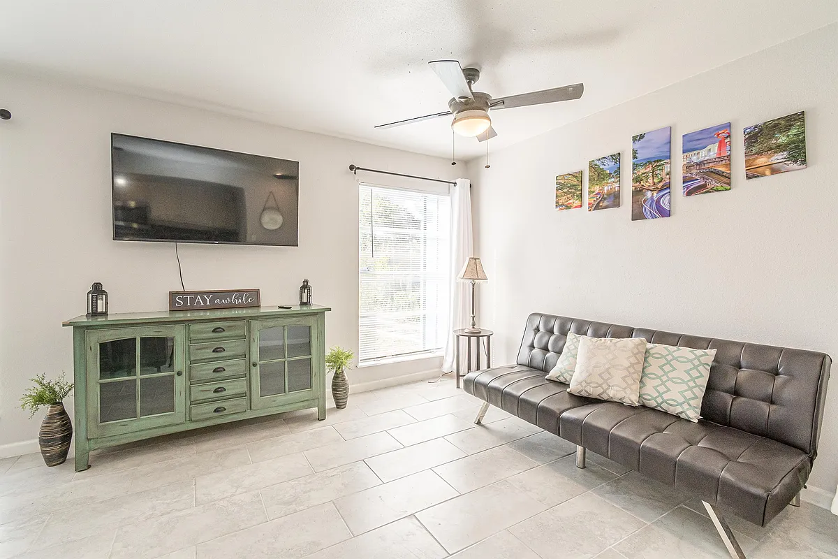Building Photo - 346 Natalen Ave #2