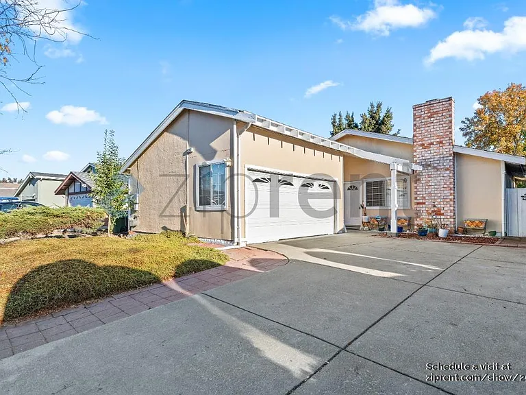 4252 Gordon St — Photo 1