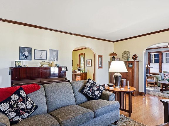 5th image of 2215 Regent Street