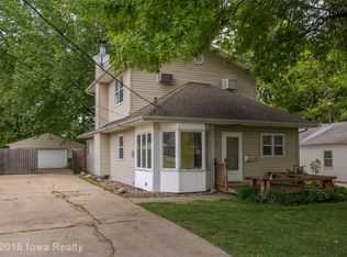 321 Pleasant View Dr, Des Moines, IA 50315