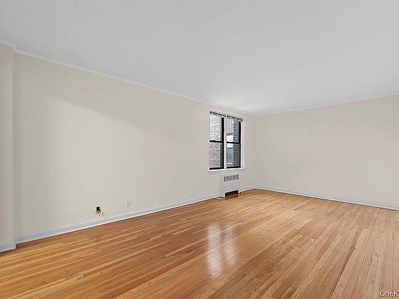 4th image of 3751 86th St APT 4H