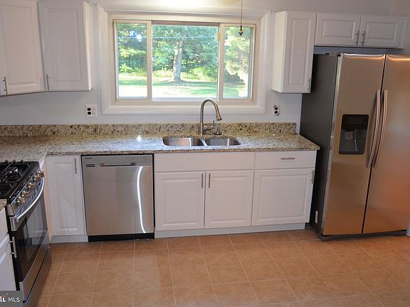 4th image of 9210 Maple Rock Dr