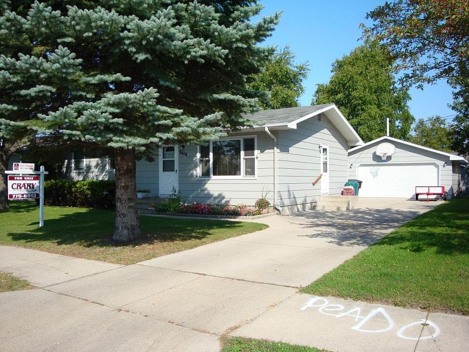 1st image of 2618 Crescent Dr