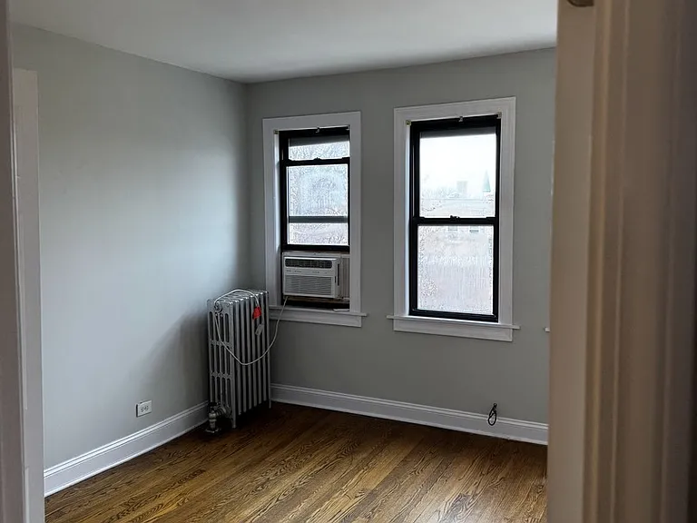 5655 N Spaulding Ave #3W — Photo 2