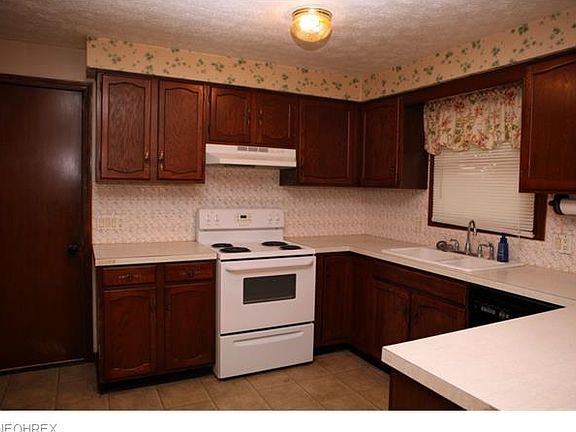 5th image of 1551 Noel St