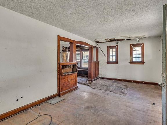 4th image of 5509 E 24th St