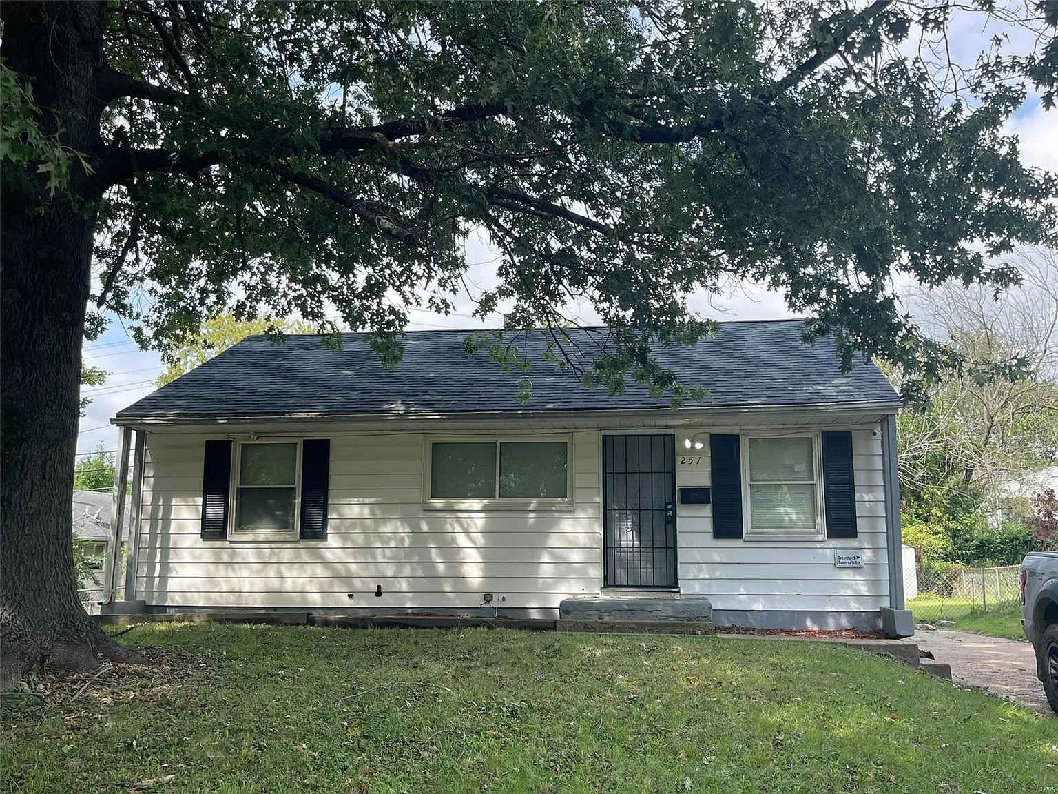 257 Cameron Rd photo 1
