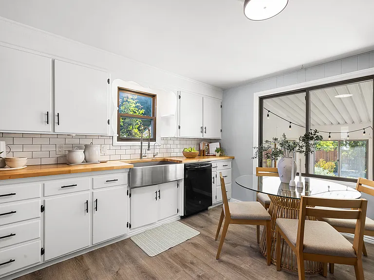20 N Vinson St — Photo 13