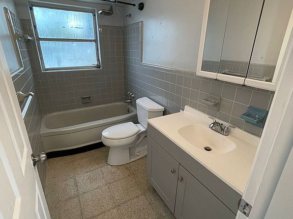 5th image of 227 N Saturn Ave #227