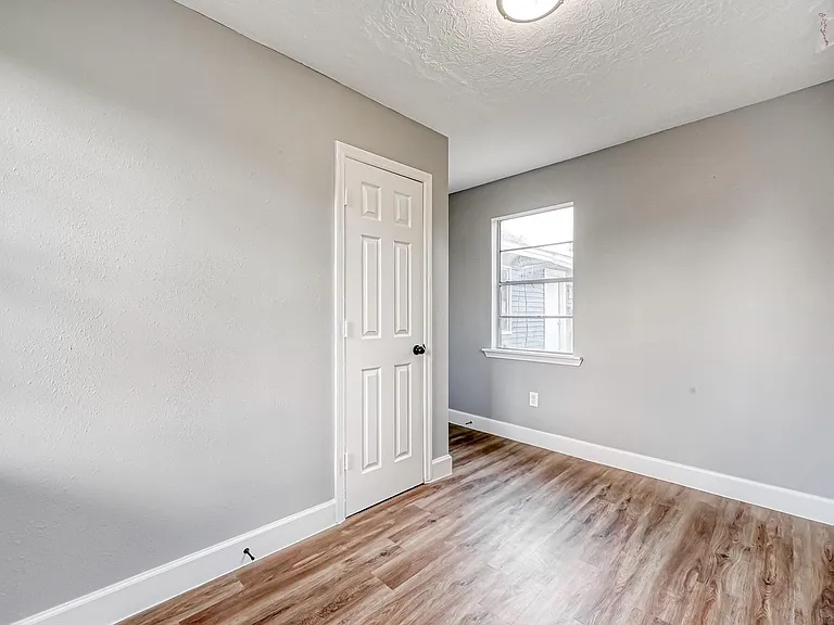 6715 Victoria St #A — Photo 15