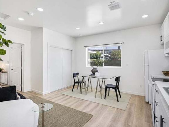 4th image of 2535 Balfour Ave Unit A