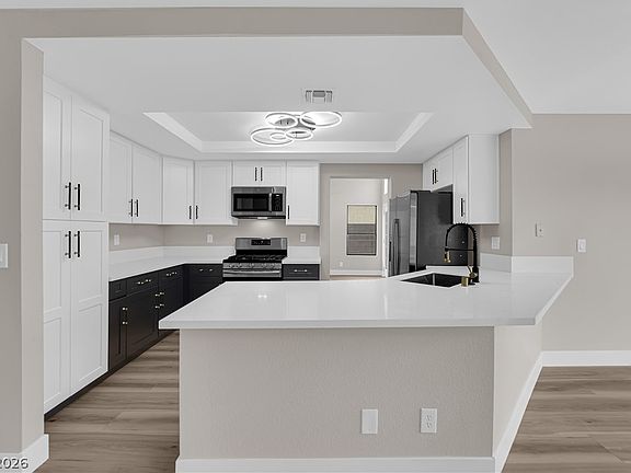 4th image of 139 W Carriage Way