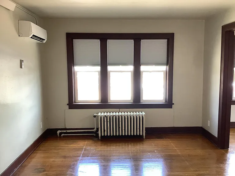 414 6th St #7 — Photo 8