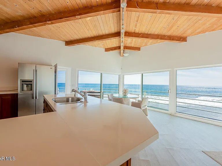 43300 E Pacific Coast Hwy — Photo 7