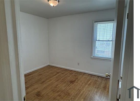 5th image of 15812 Rockside Rd