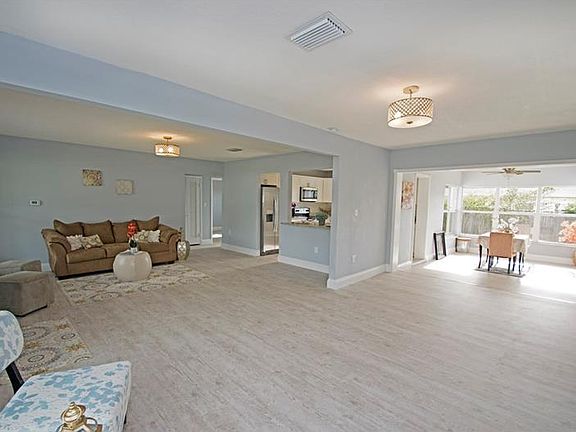 3rd image of 1460 San Helen Dr