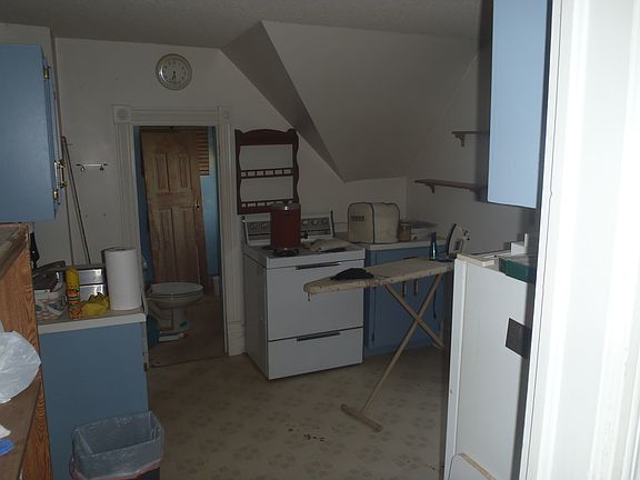5th image of 303 10th St N