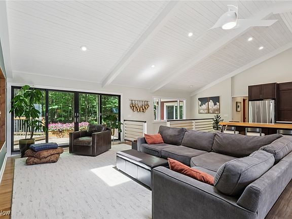 4th image of 3135 Pine Lake Dr