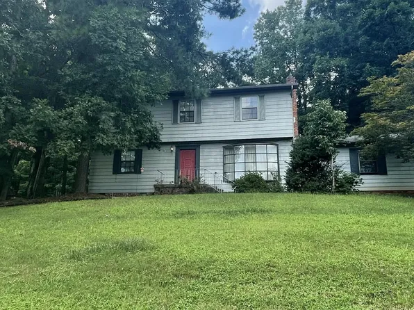 800 S Valley Wood Cir, Hixson, TN 37343