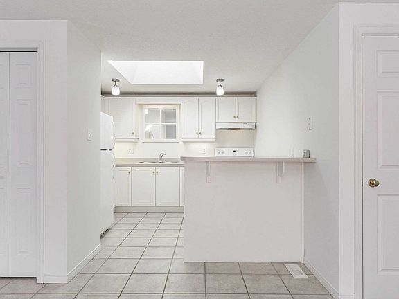 2nd image of 51 Boulder Cres