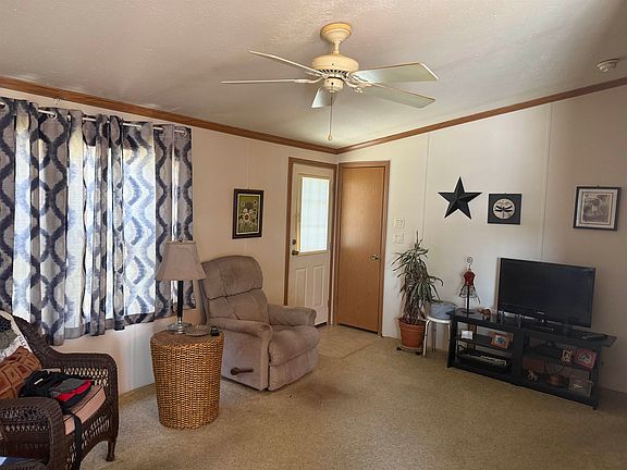 4th image of 745 Meadowview Ln