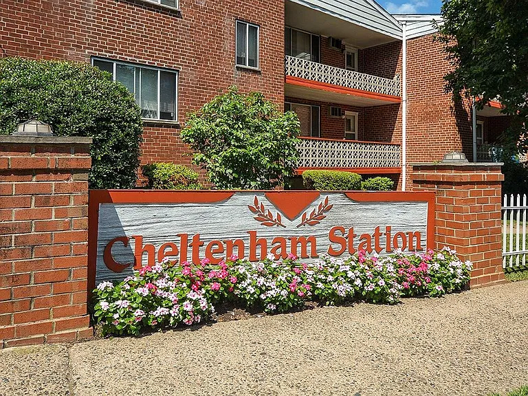 Cheltenham Station — Photo 11