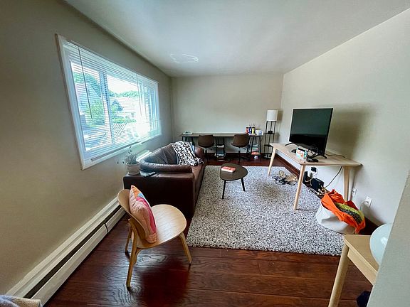 5th image of 2425 N Oakland Ave APT 108
