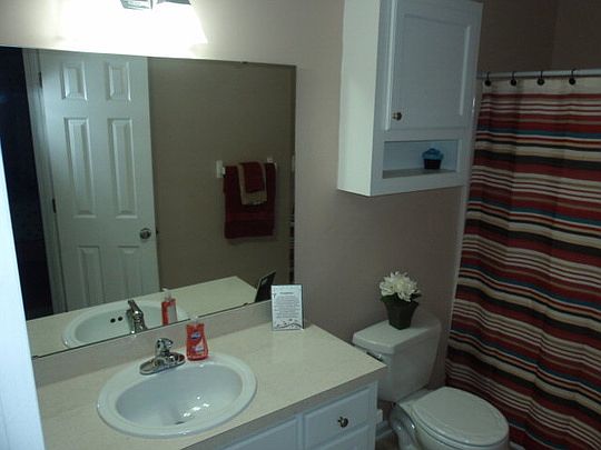 5th image of 201 Allaire Ct N