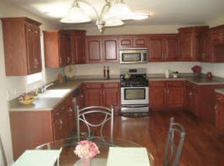 935 Meadowbrook Rd, Elwood, IL 60421