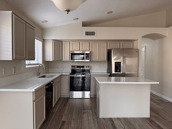 3rd image of 1606 W Kesler Ln