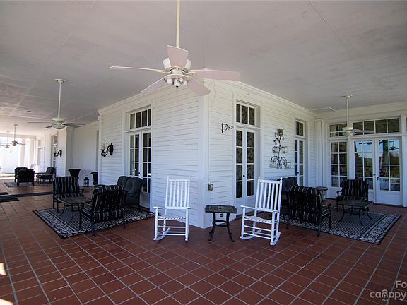 5th image of 611 Overlook Dr #2
