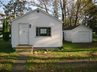 351 W Oak St, Harrison, MI 48625