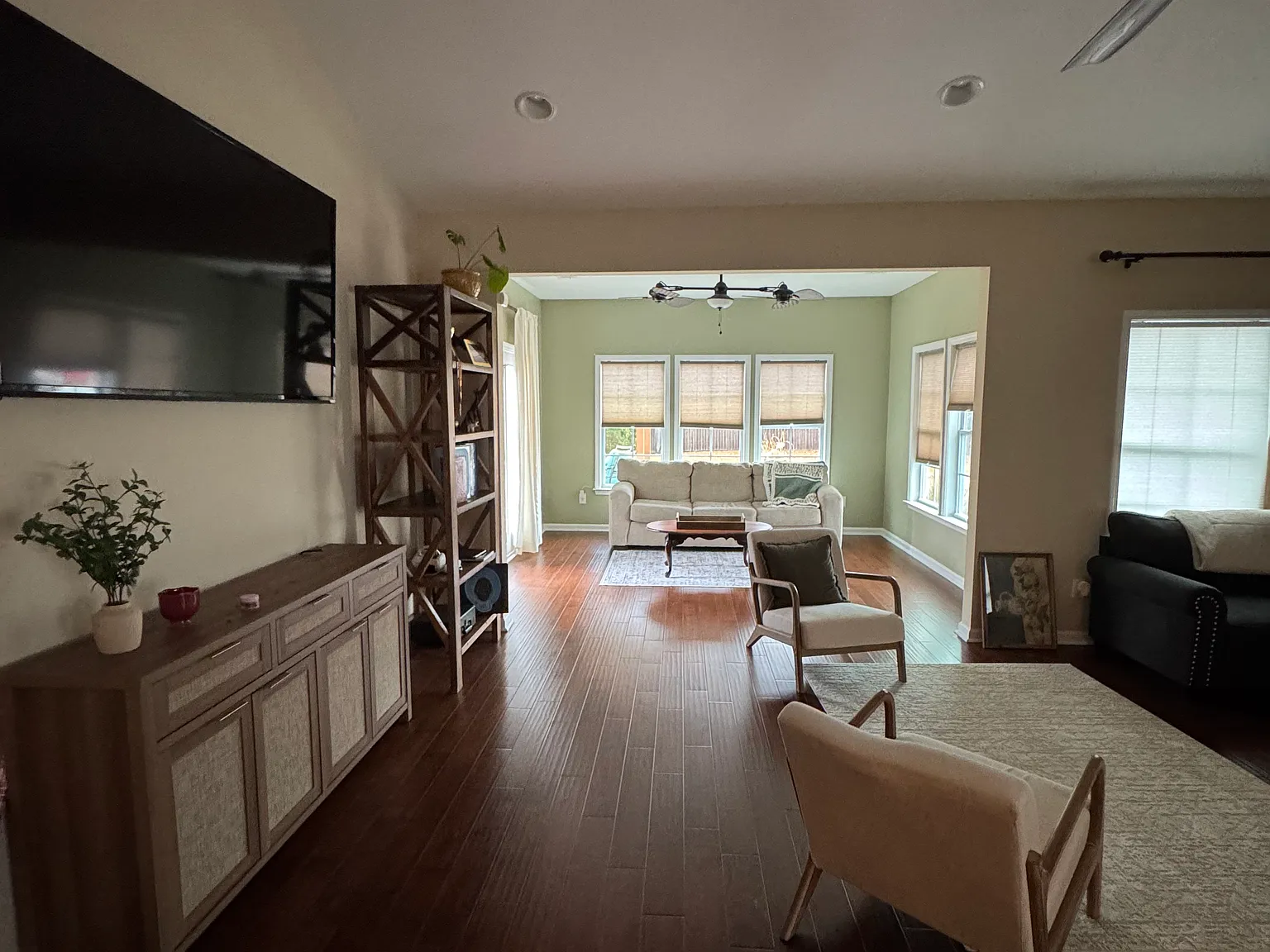 5 bed, 3.5 bath, 3220 sqft, $3,400 — Photo 3