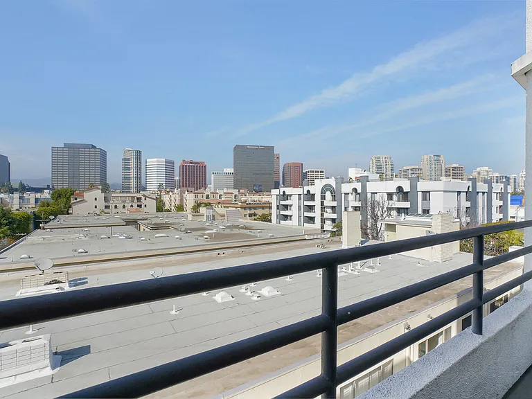 Midvale Towers — Photo 58