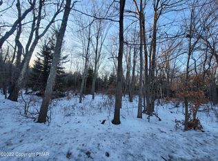 908 Sylvan Ln, Pocono Summit, PA 18346