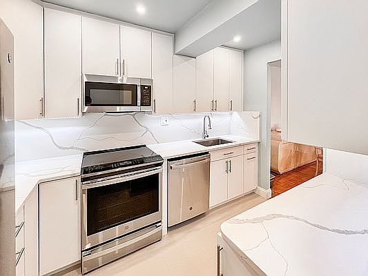 5th image of 402 E 90th St APT 8A