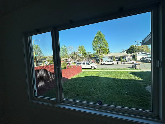 4th image of 5233 Pharlap Ave