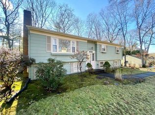 6 Locust Dr, East Greenwich, RI 02818