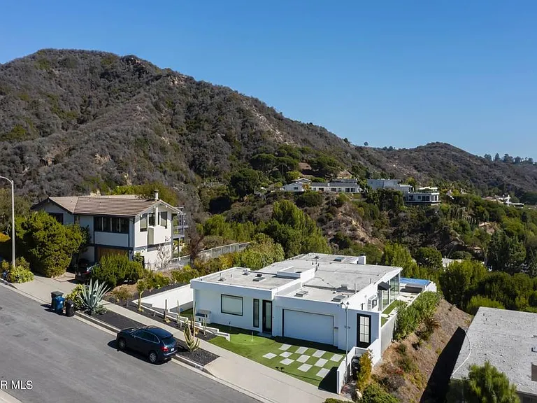 3424 Shoreheights Dr — Photo 2