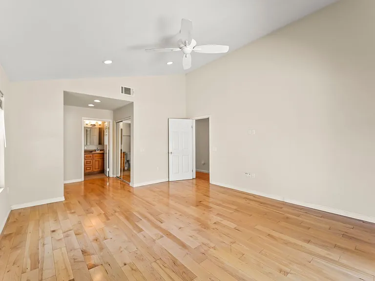 260 Acacia St — Photo 17