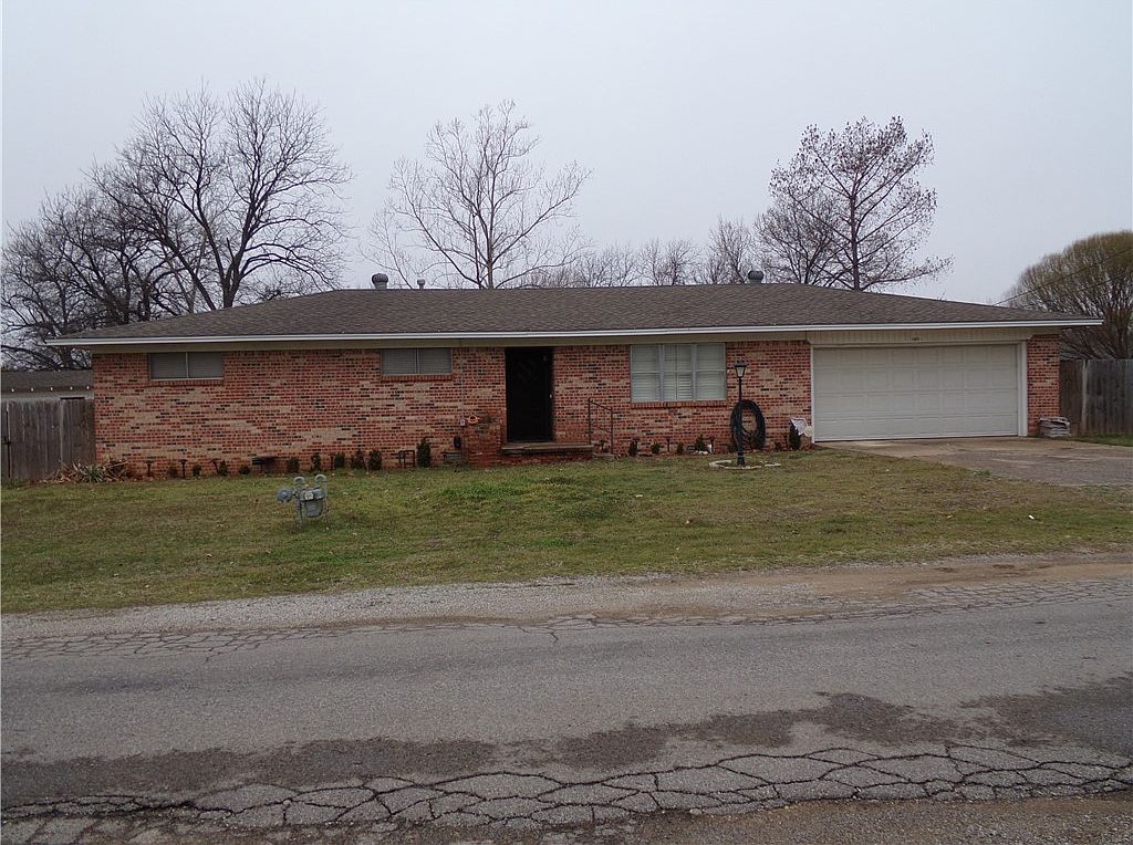 107 N Arkansas St, Elmore City, OK 73433 Zillow