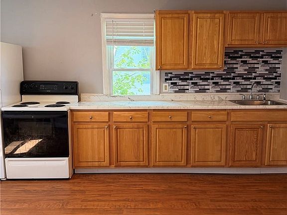 5th image of 80 Charlotte St
