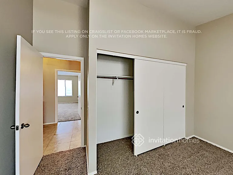 7039 S 19th St — Photo 9