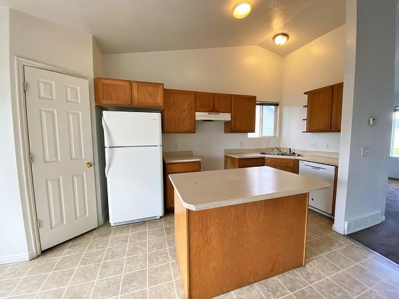 4th image of 1715 W Featherstone Cir
